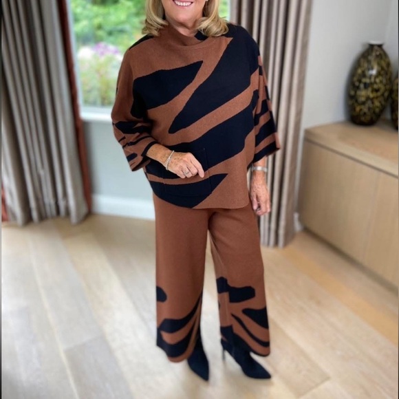 NWT Beautiful Joseph Ribkoff Brown and Black Sweater Set Retail Over $400/set!!! - Picture 2 of 12